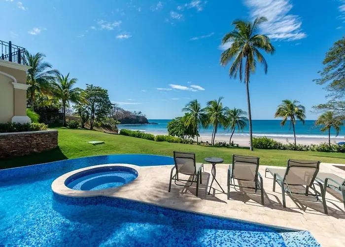 Elegant Mediterranean-style Mansion With Beachfront Views And Private Infinity Pool Сasa de vacaciones Playa Flamingo