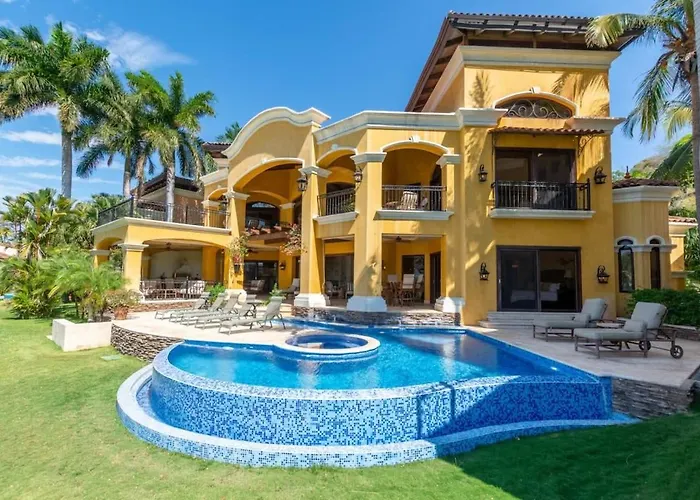 Сasa de vacaciones Elegant Mediterranean-style Mansion With Beachfront Views And Private Infinity Pool Playa Flamingo