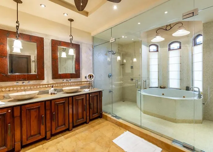 Elegant Mediterranean-style Mansion With Beachfront Views And Private Infinity Pool * Playa Flamingo