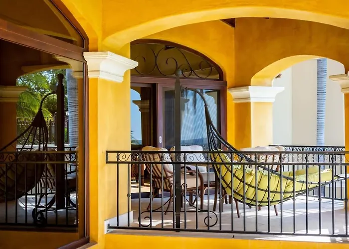 Сasa de vacaciones Elegant Mediterranean-style Mansion With Beachfront Views And Private Infinity Pool Playa Flamingo