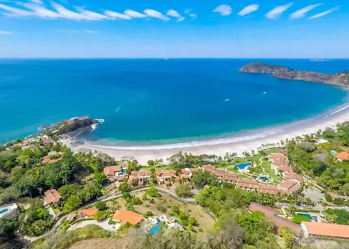 Elegant Mediterranean-style Mansion With Beachfront Views And Private Infinity Pool Сasa de vacaciones Playa Flamingo