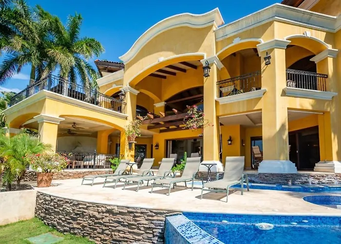 Сasa de vacaciones Elegant Mediterranean-style Mansion With Beachfront Views And Private Infinity Pool Playa Flamingo